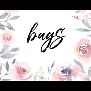 Purses, bags & totes